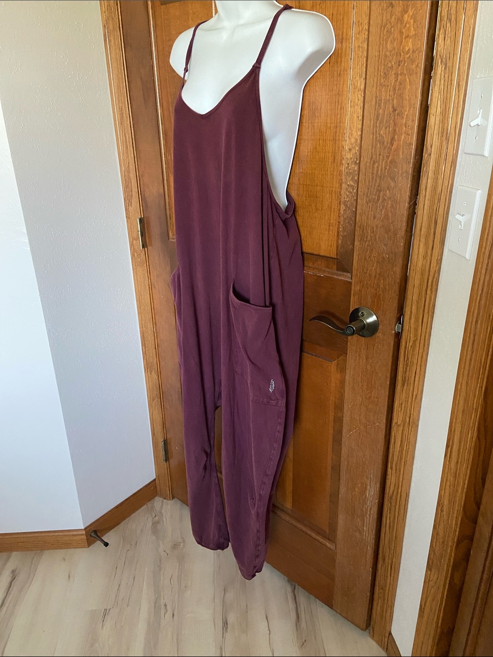 Free People FP Movement Hot Shot Dark Wine Color relaxed slouchy Size XS - Picture 3 of 10